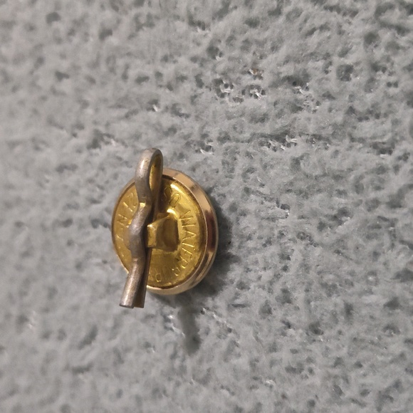 US Army soldier's gold button with an embossed eagle - Picture 2 of 2